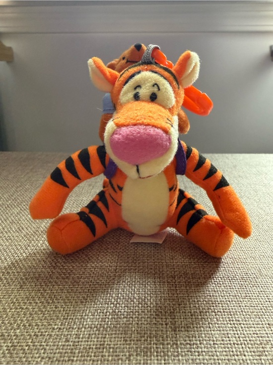 Other - Vintage Disney Tigger & Roo Plush Backpack Clip Keychain